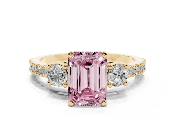 Fancy Pink Emerald Cut Three-Stone Diamond Pavé Band with Prong Setting Yellow gold