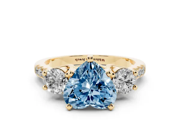 Fancy Blue Three-Stone Heart Cut Diamond Pavé Band with Four-Prong Setting Yellow gold