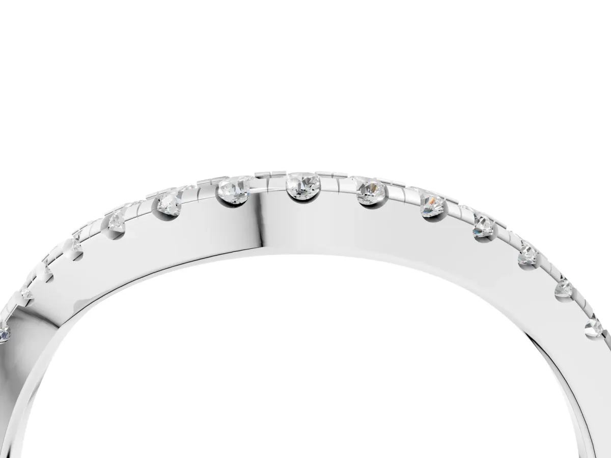 Round Cut Diamond Pavé Curved Band with Shared Prong Setting Platinum