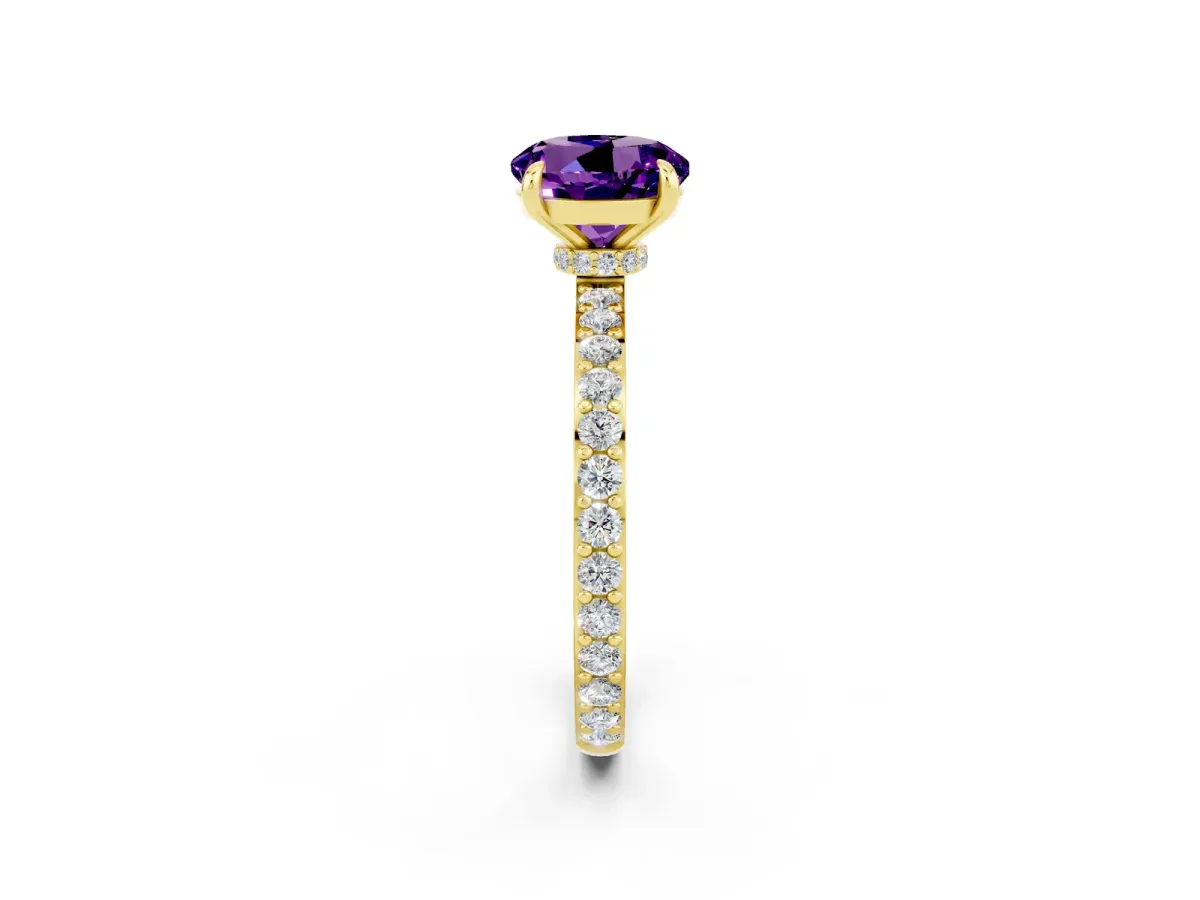 Round Cut Amethyst Solitaire Engagement Ring with Pavé Band and Four-Prong Setting Yellow gold