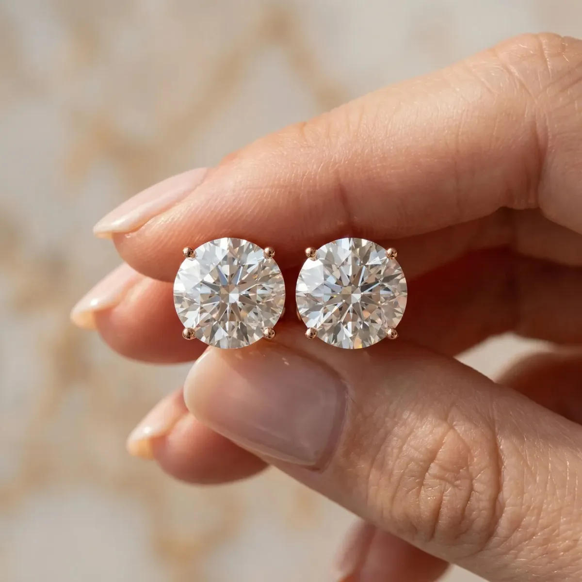 Round Cut Diamond Stud Earrings Rose gold