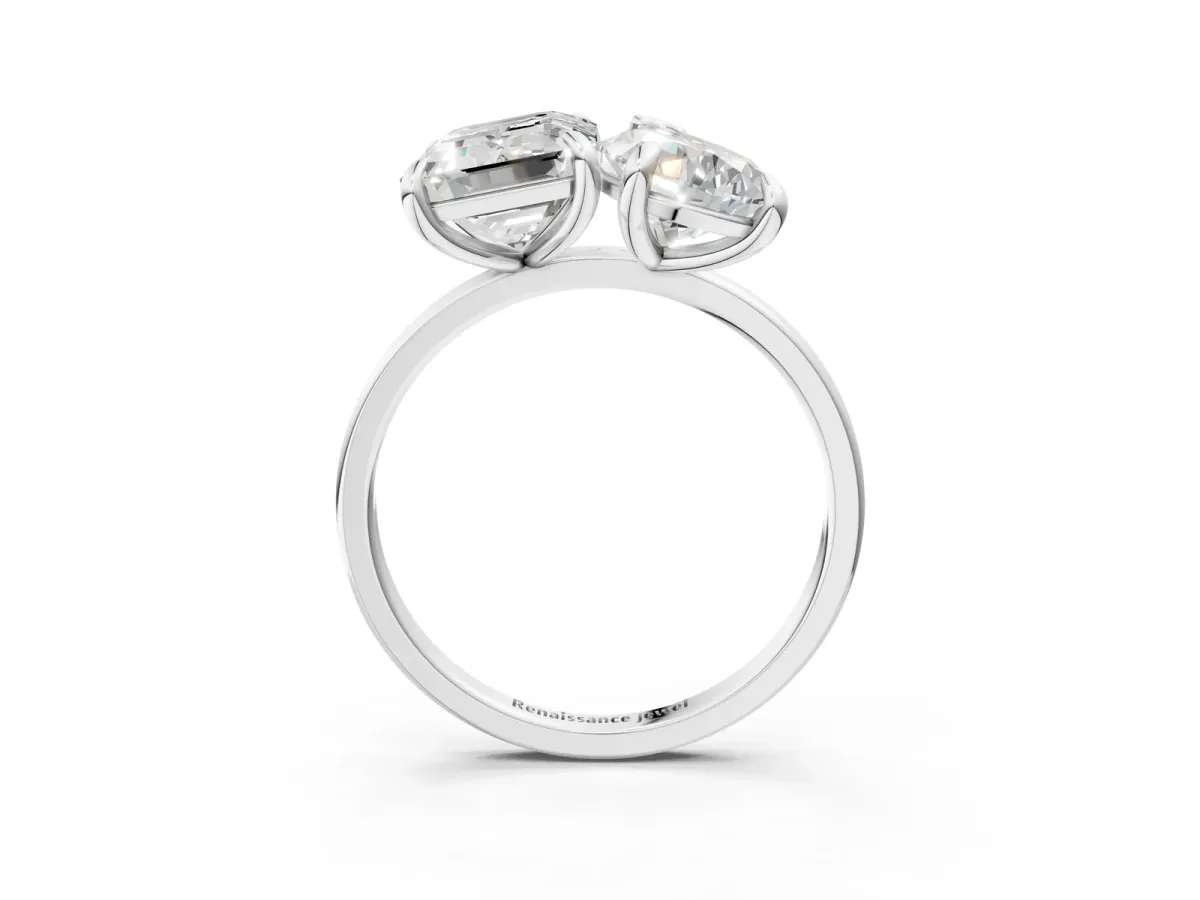 Pear and Emerald Toi Moi Ring with Prong Setting and Plain Band Silver