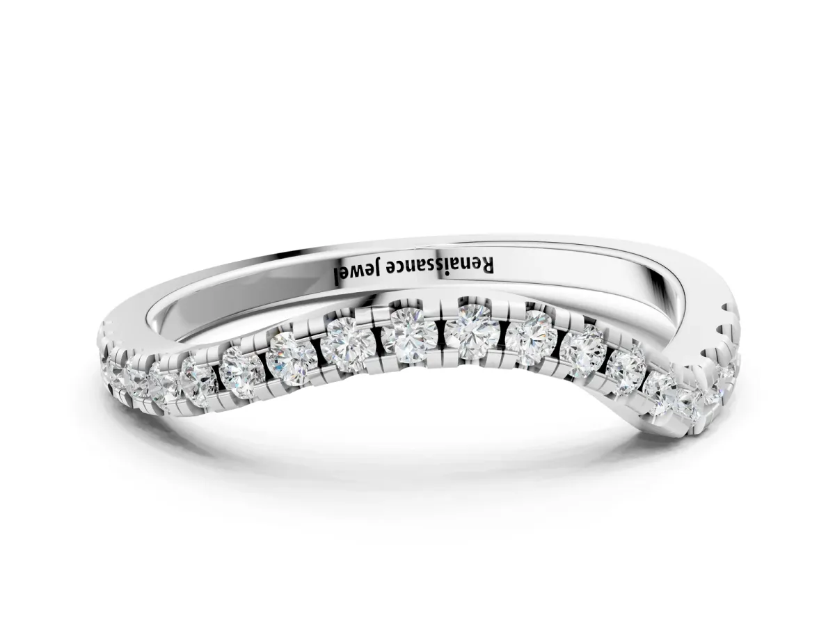 Round Cut Diamond Pavé Curved Band with Shared Prong Setting Platinum