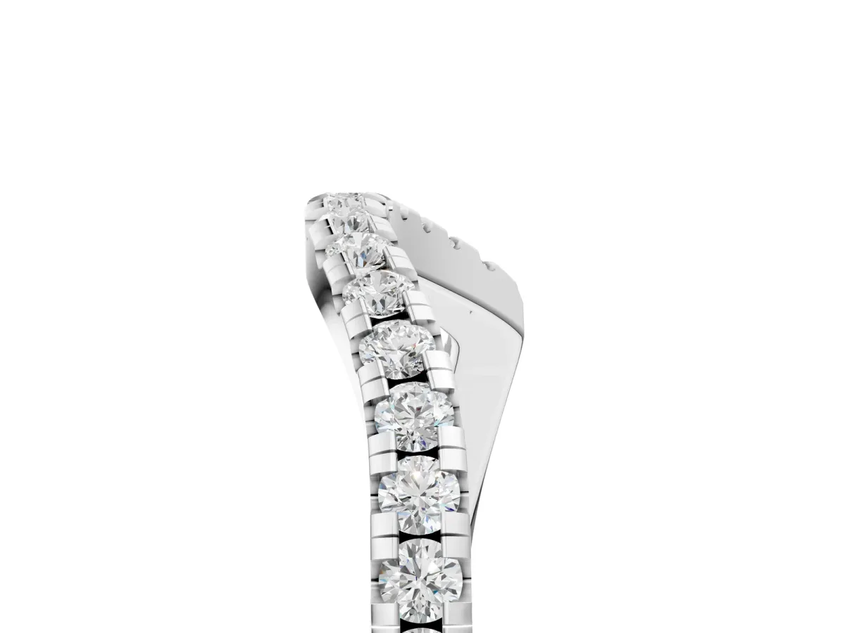 Round Cut Diamond Pavé Curved Band with Shared Prong Setting Platinum
