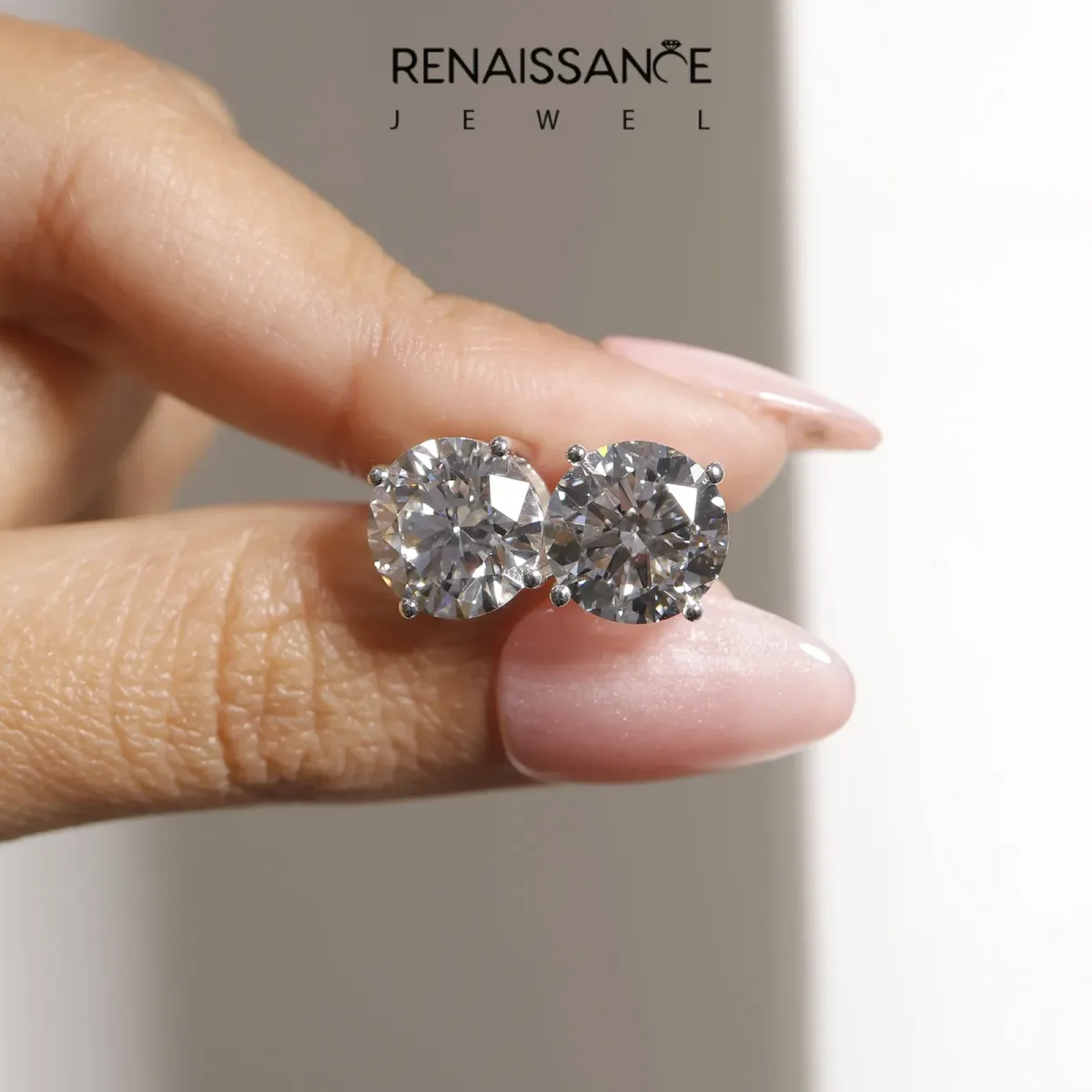 Round Cut Diamond Stud Earrings Platinum