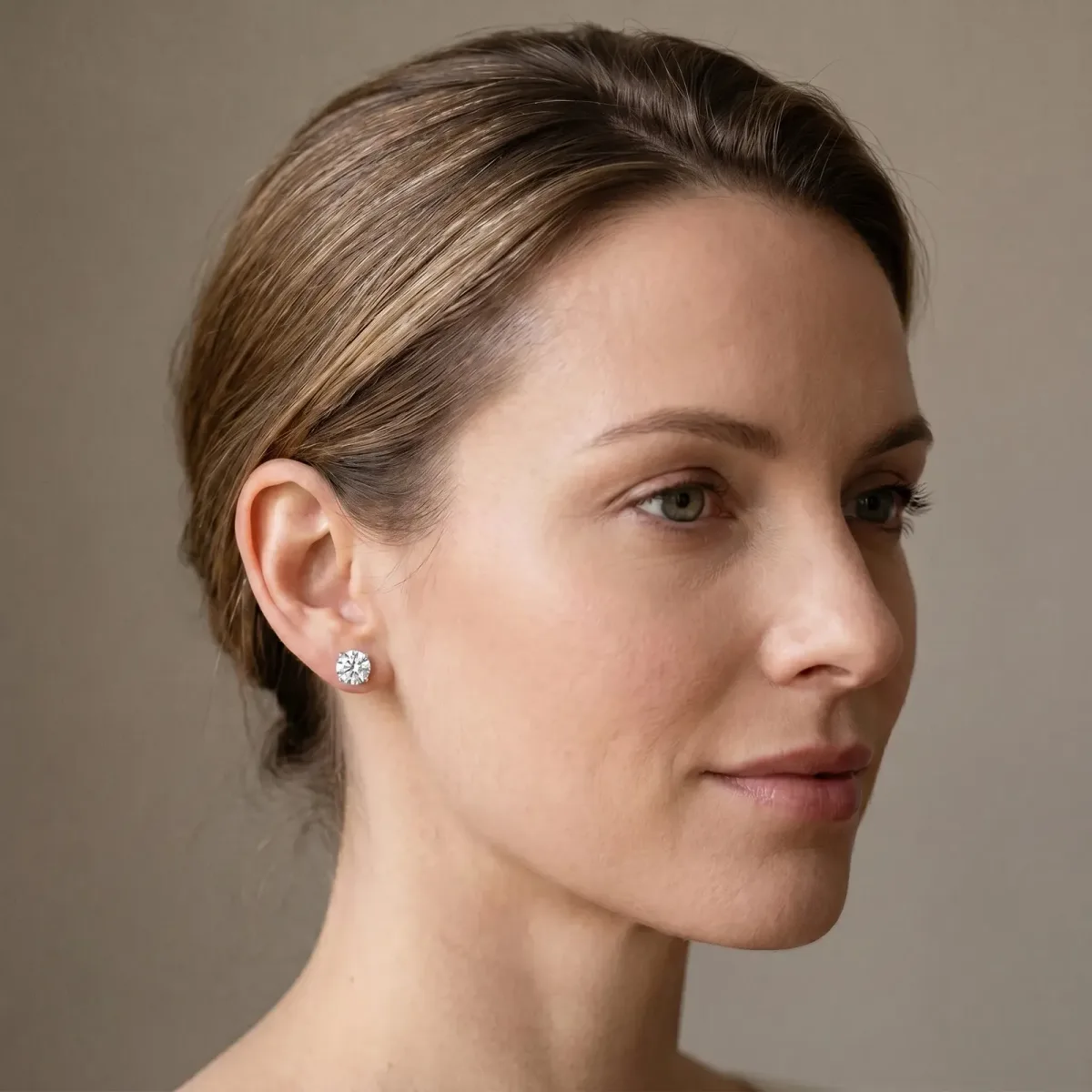 Round Cut Diamond Stud Earrings Platinum