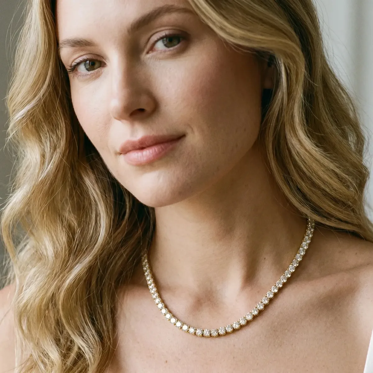Round Diamond Tennis Necklace with Four-Prong Setting Yellow gold